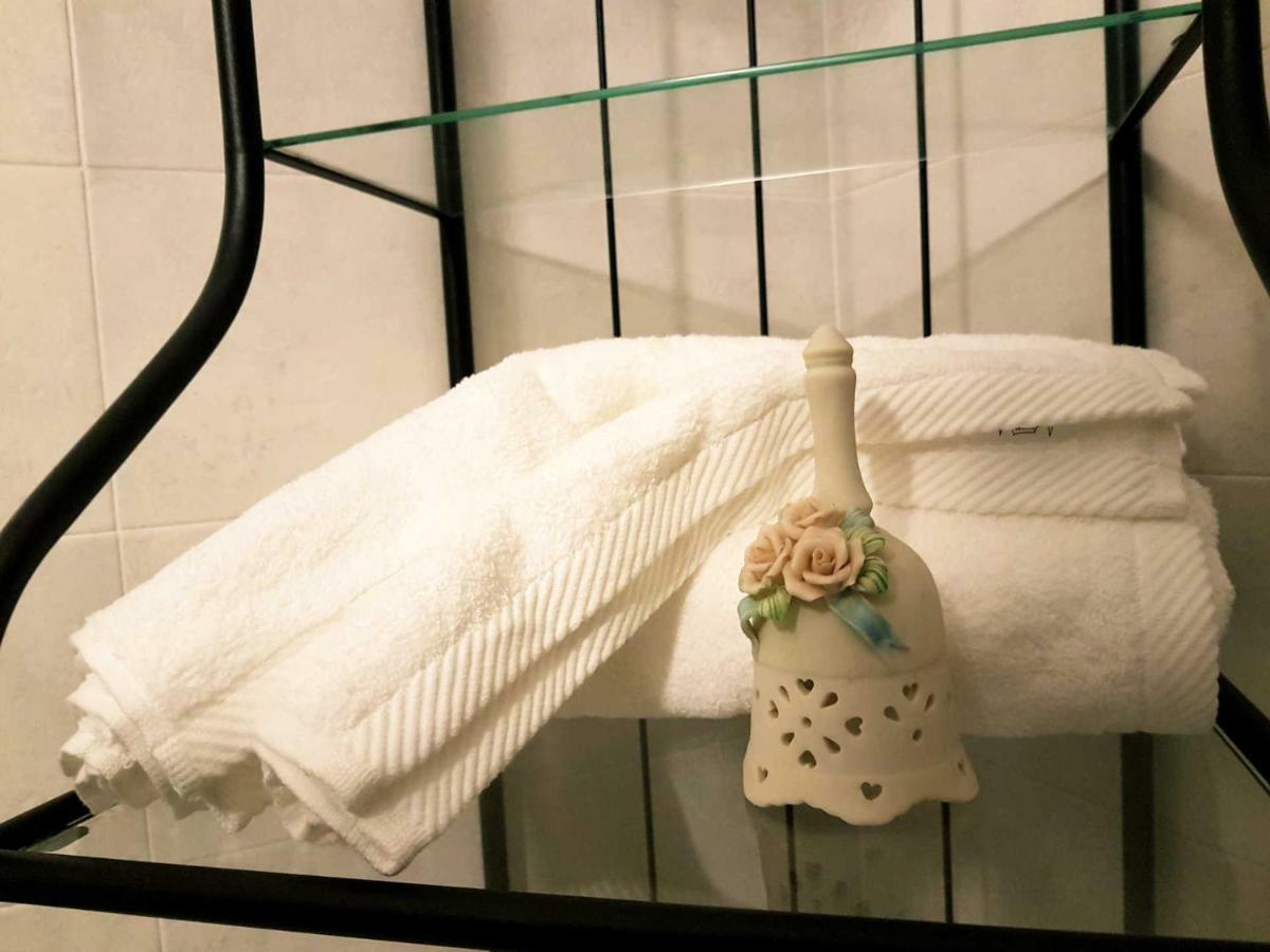 B&B Tre Passi Dalla Torre Montesarchio Eksteriør bilde