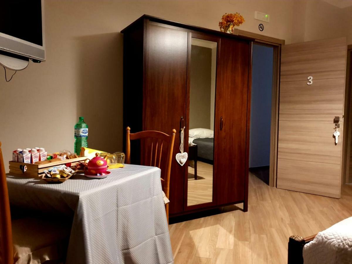 B&B Tre Passi Dalla Torre Montesarchio Eksteriør bilde