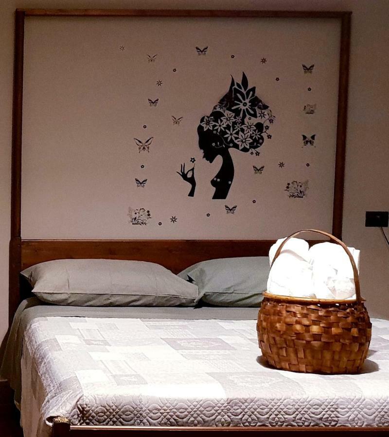 B&B Tre Passi Dalla Torre Montesarchio Eksteriør bilde